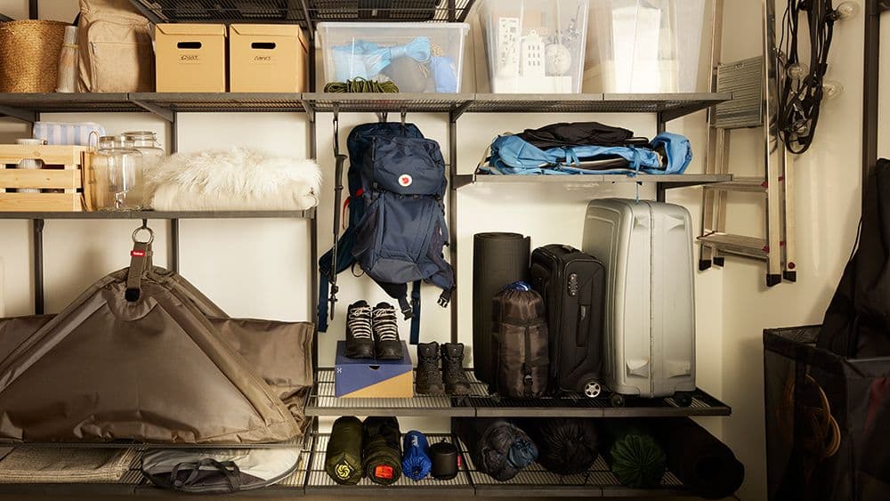 oppheng til garasje med eget veggsystem. Garasjeinnredning fra Elfa