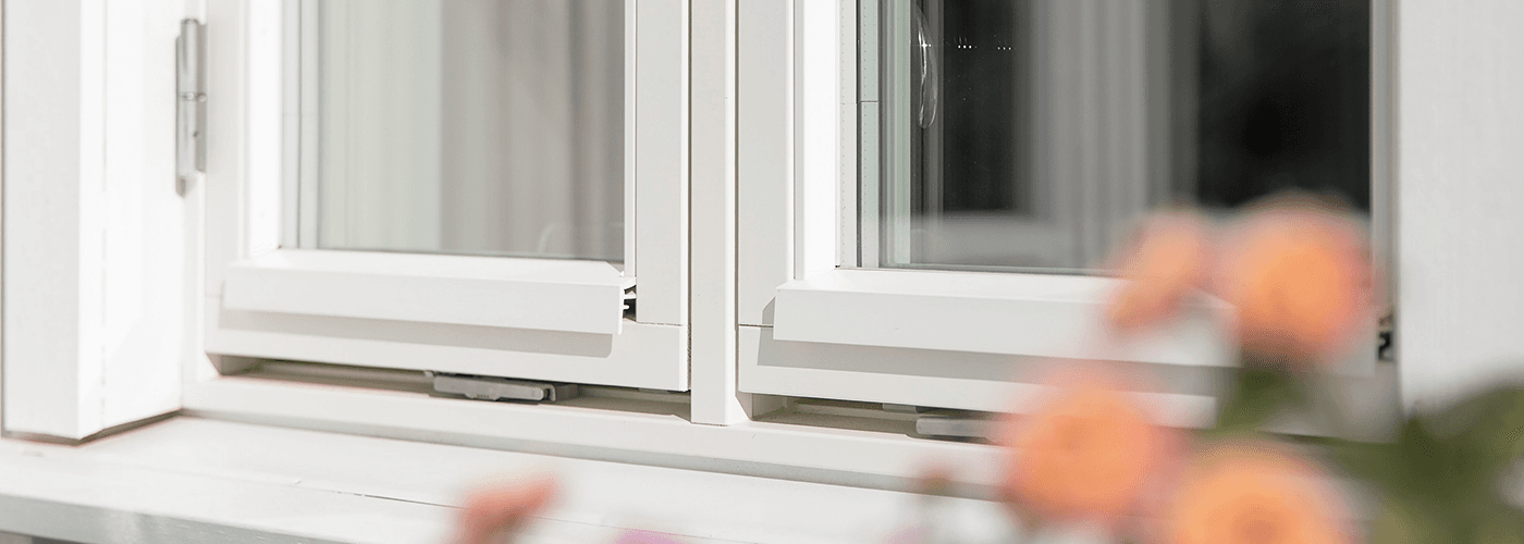 nærbilde av et vedlikeholdsfritt vindu