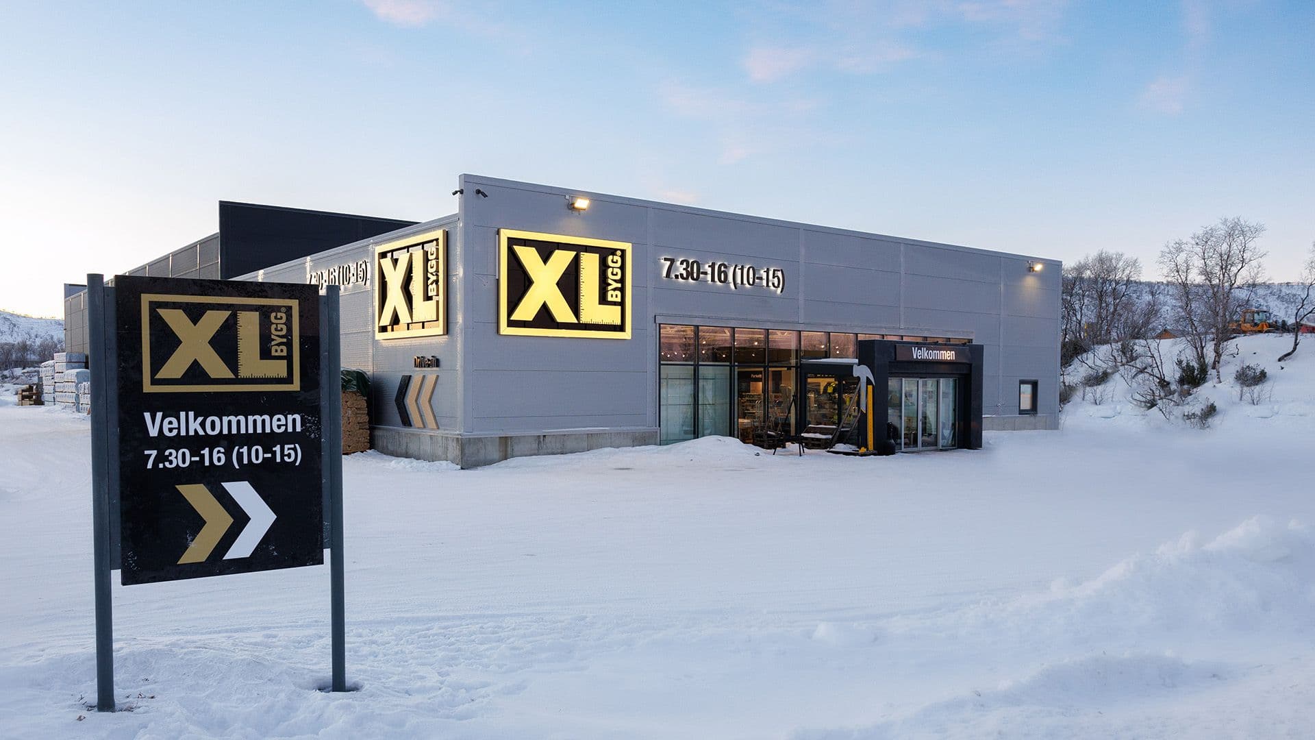 Fasade av XL-BYGG BLIX avd. Tana.